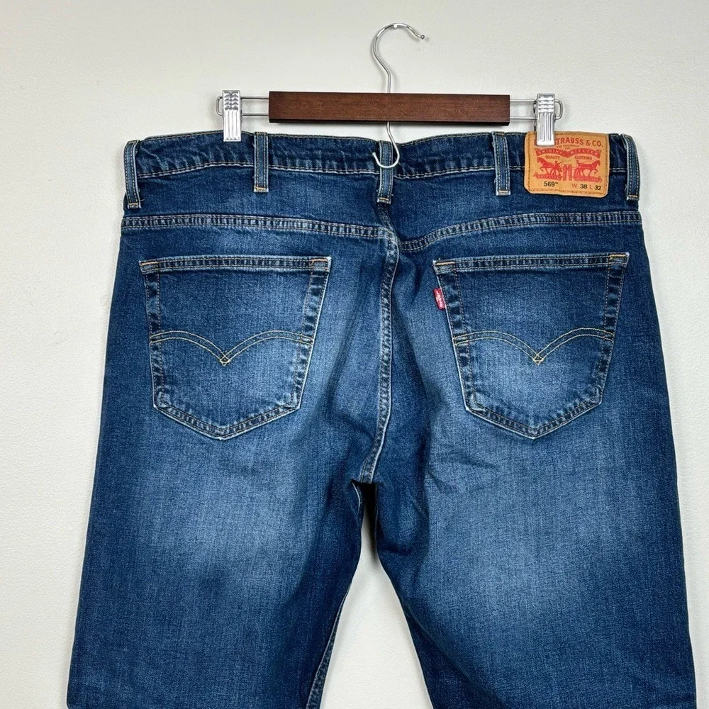 Levis Jeans Mens 38x32 Blue 569 Straight Leg Whiskered Dark Wash‎ Denim 5 Pocket
